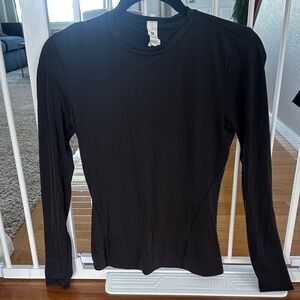 lululemon athletica Black Long Sleeve Women's Tee